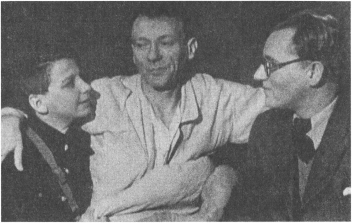 Михаил Булгаков, Сережа Шиловский и Сергей Ермолинский. 27 февраля 1940 г. Фото К. Венца